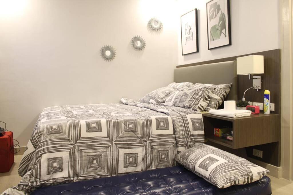 A2J Luxury Bgc Balcony Suite Near Sm Aura Taguig Manila Exterior foto