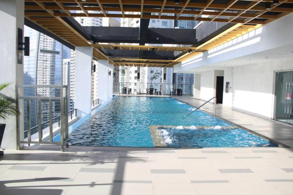 A2J Luxury Bgc Balcony Suite Near Sm Aura Taguig Manila Exterior foto