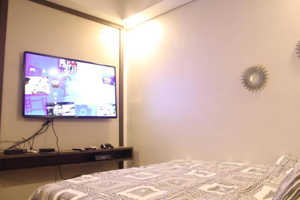 A2J Luxury Bgc Balcony Suite Near Sm Aura Taguig Manila Exterior foto